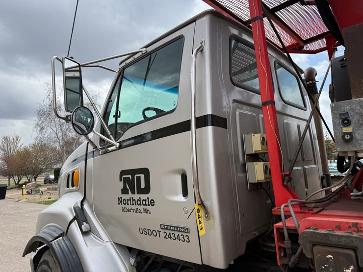 #6443-•-2003-sterling-boom/crane-truck-image-36