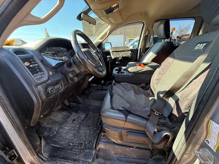 2021-dodge-2500-image-41
