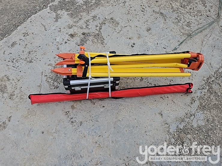 2026-sklp-laser-level,-self-levelling-rotary-laser-level-with-batteries,-receiver,-tripod,-grade-rod-image-3