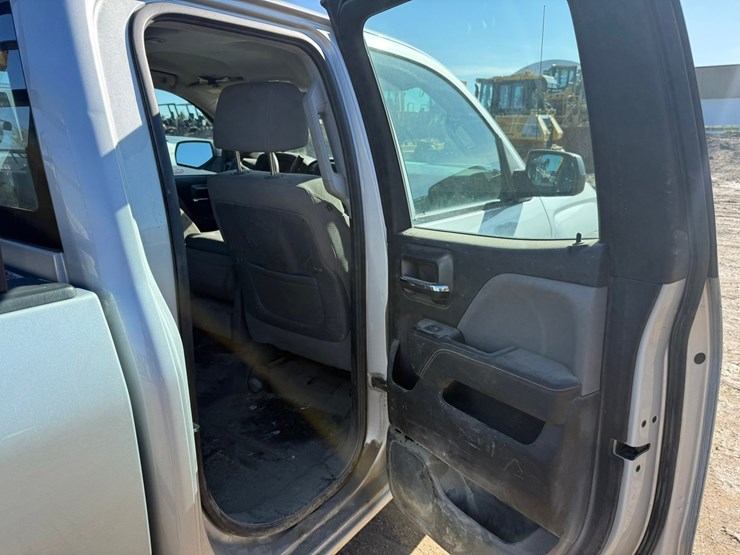 2015-chevrolet-2500-image-26