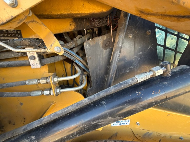 caterpillar-259d3-image-26