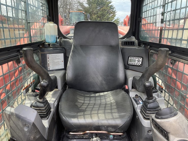 2017-kubota-svl95-2s-image-14