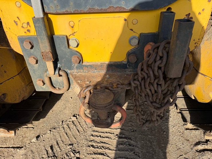 2014-komatsu-d51pxi-image-46