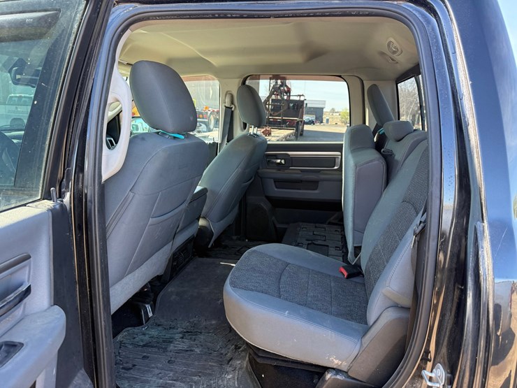 2016-dodge-1500-image-34
