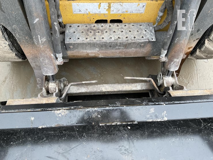 2018-new-holland-l228-image-10