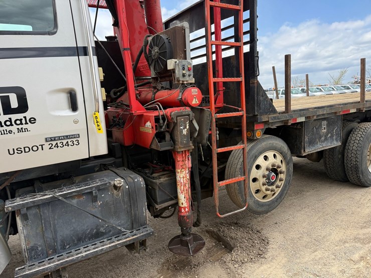 #6443-•-2003-sterling-boom/crane-truck-image-37