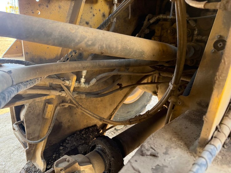 2013-caterpillar-950k-image-58
