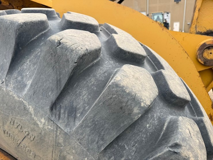 caterpillar-966d-image-102