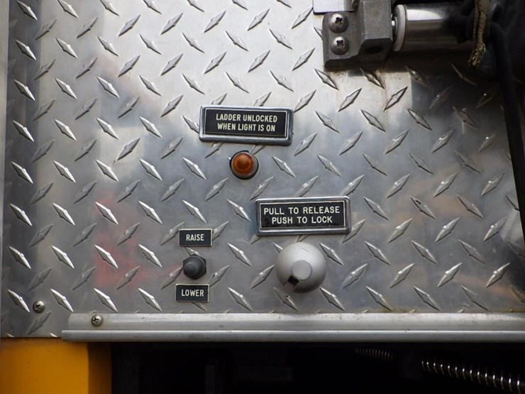 1995-ford-l9000-image-18