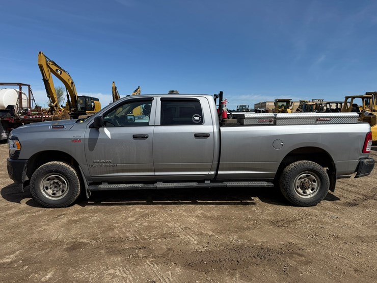 2021-dodge-2500-image-2