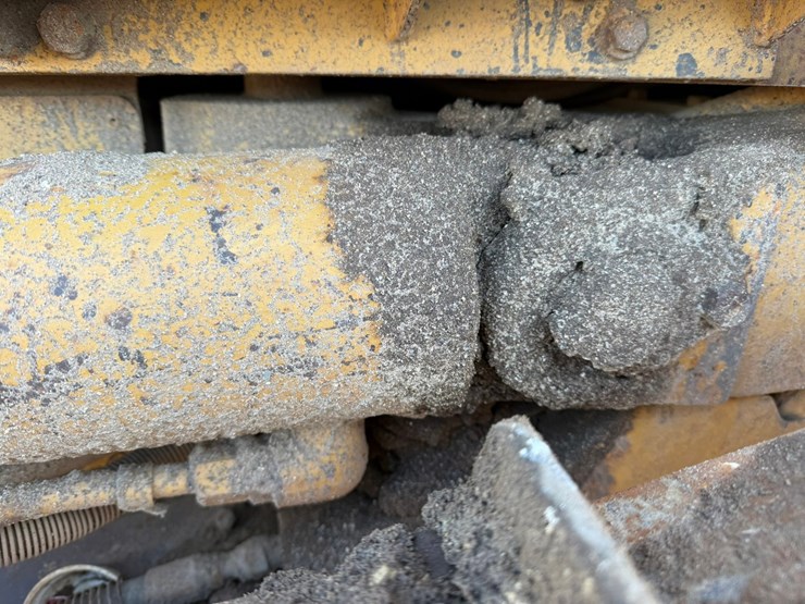 caterpillar-d4h-lgp-image-21