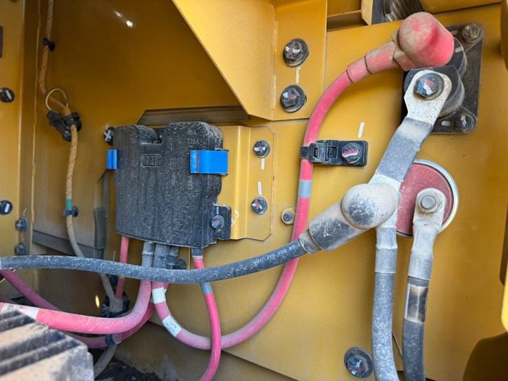 caterpillar-336-image-70
