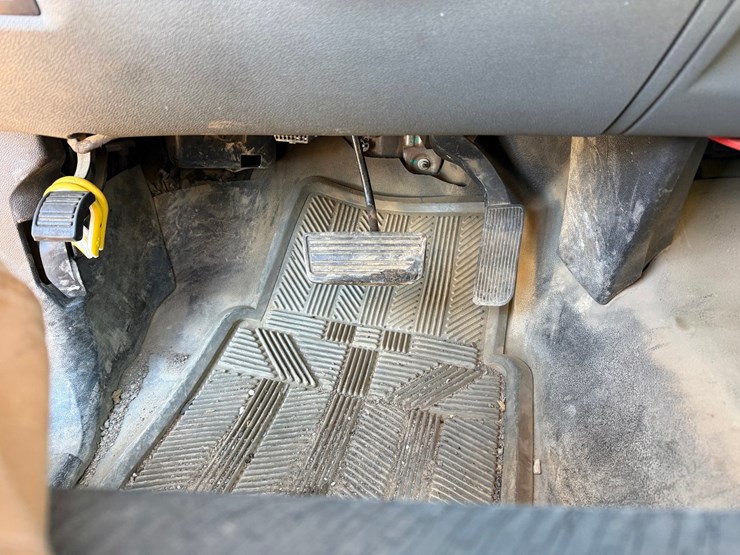 2014-chevrolet-2500-image-43