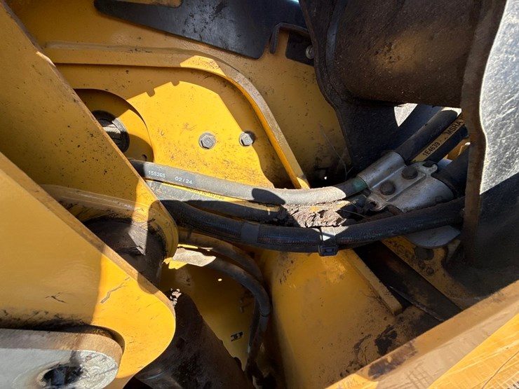 caterpillar-255-image-23