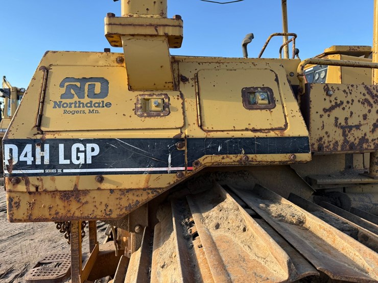 caterpillar-d4h-lgp-image-32
