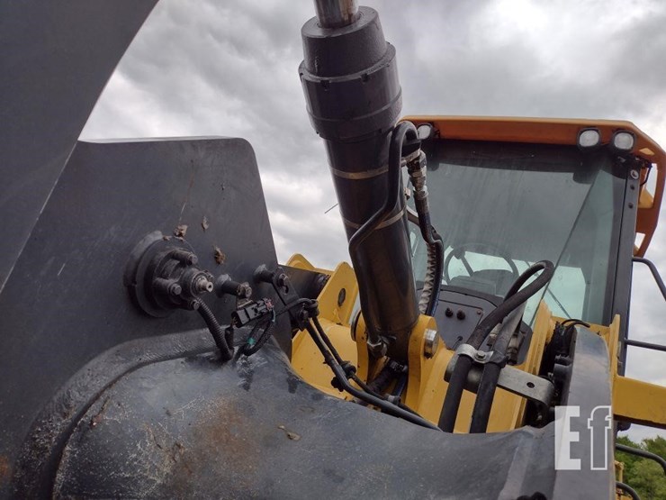 2019-deere-544l-image-31