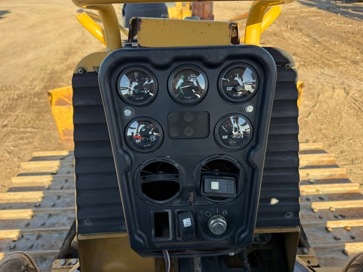 caterpillar-d4g-lgp-image-50