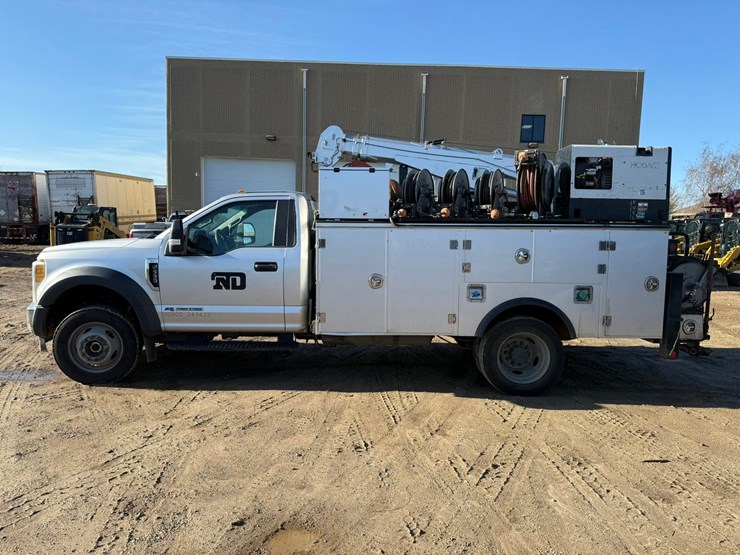 2017-ford-f550-xl-image-2