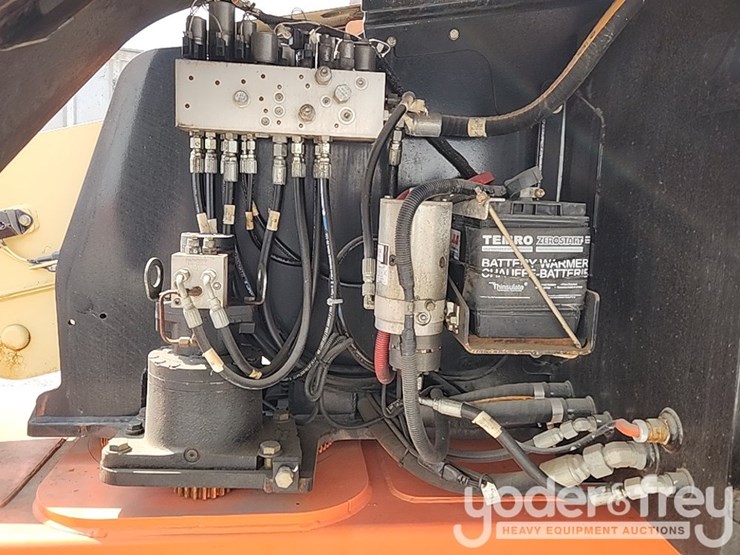 2016-jlg-400s-image-33