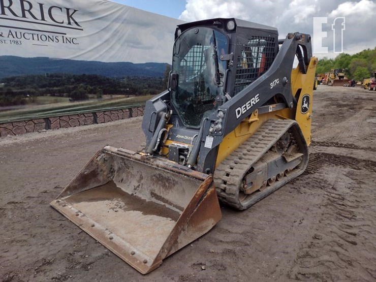 2022-deere-317g-image-32