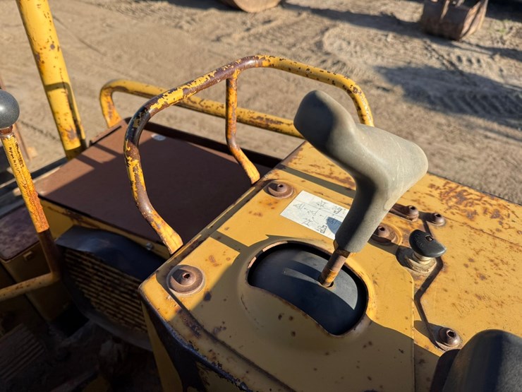 caterpillar-d4h-lgp-image-57