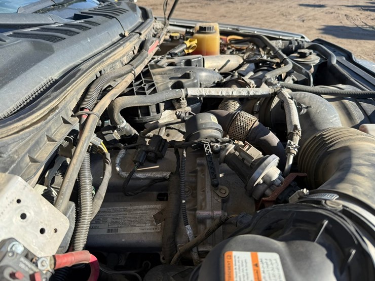 2017-ford-f550-xl-image-13