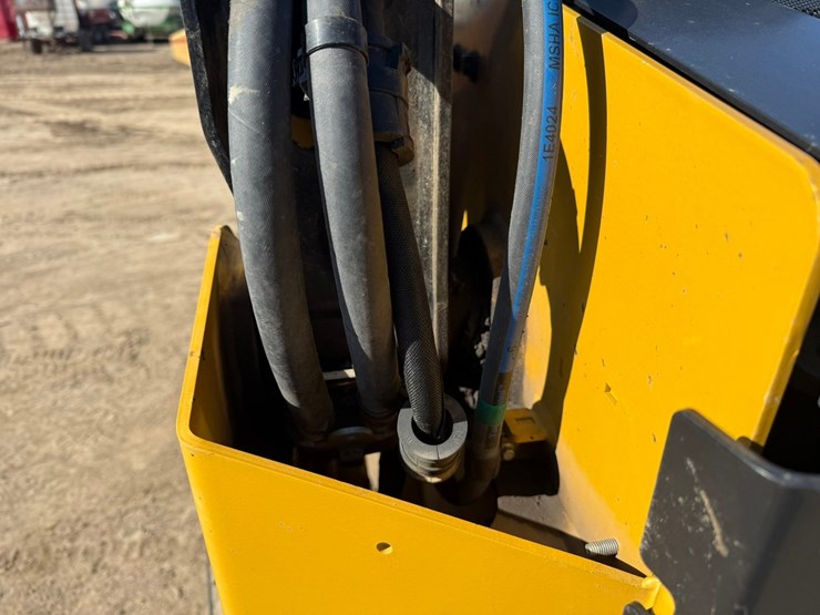 caterpillar-242d3-image-42