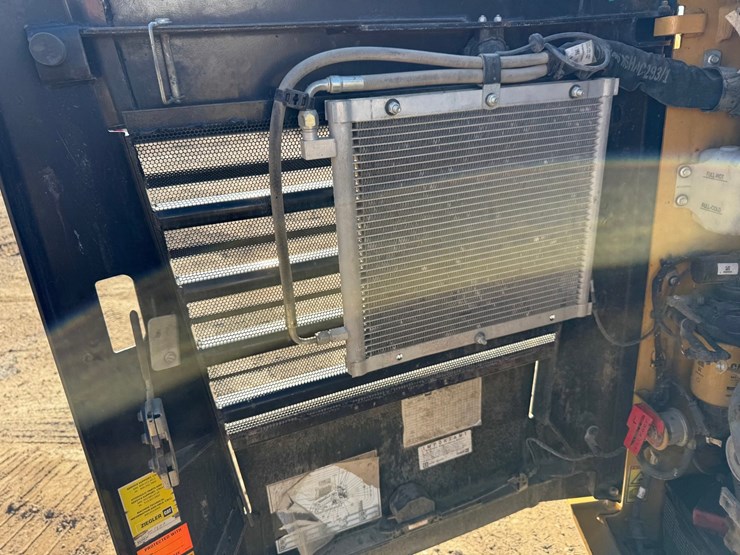 caterpillar-259d3-image-38