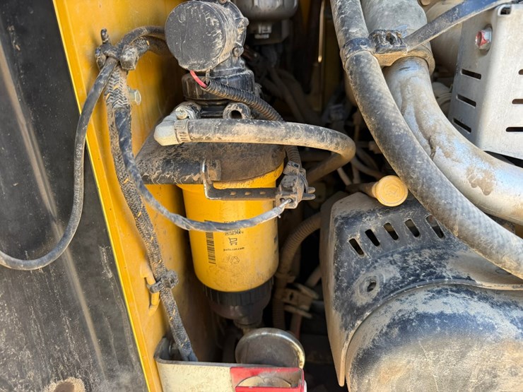 caterpillar-242d3-image-34
