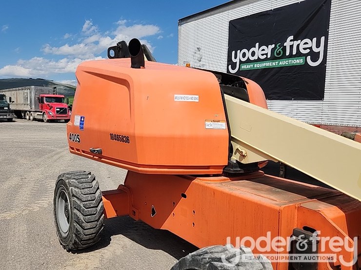 2016-jlg-400s-image-11