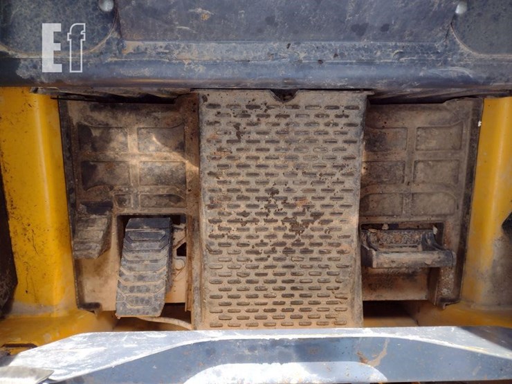 deere-317g-image-11