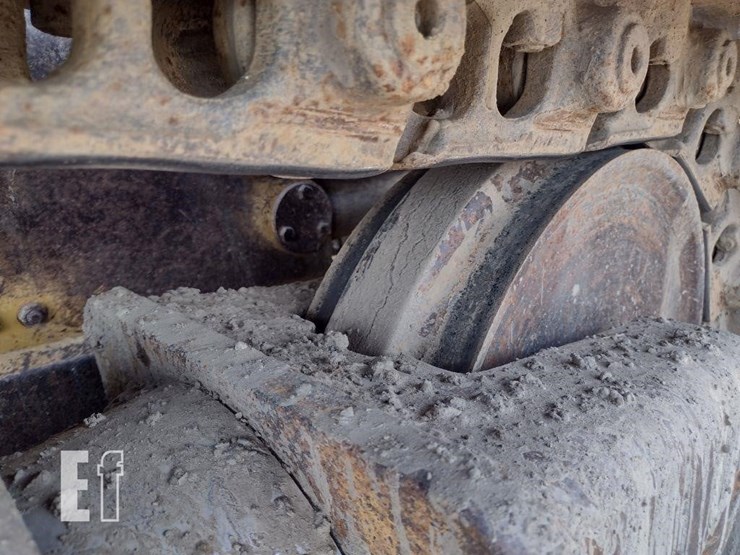 2006-caterpillar-d5n-xl-image-31