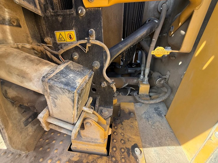2013-caterpillar-950k-image-77