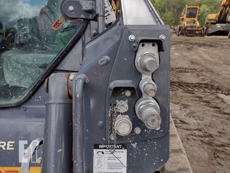 2022-deere-317g-image-20