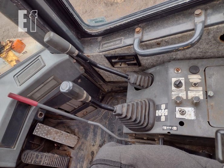 komatsu-wa180-3-image-10