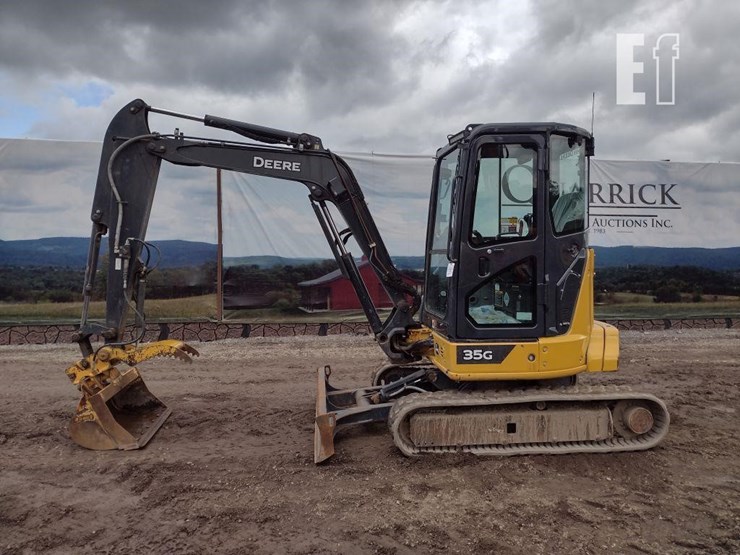 2022-deere-35g-image-1