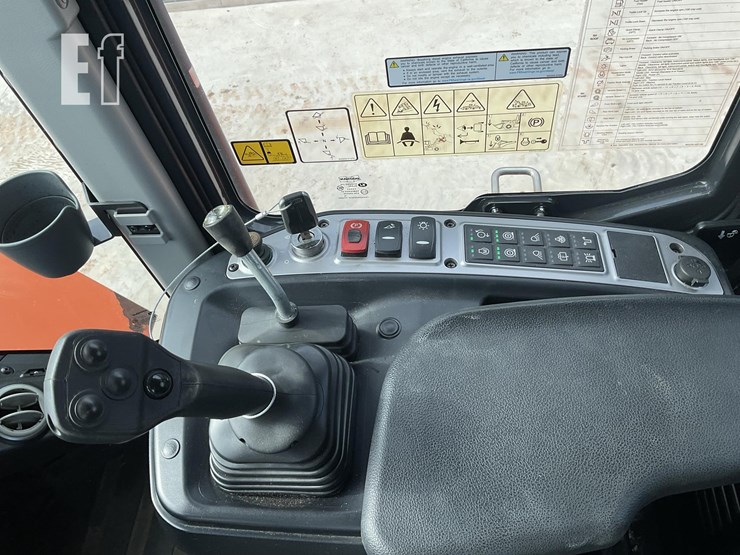 2021-doosan-dl200-5-image-13