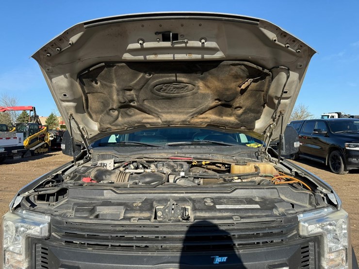 2017-ford-f550-xl-image-10