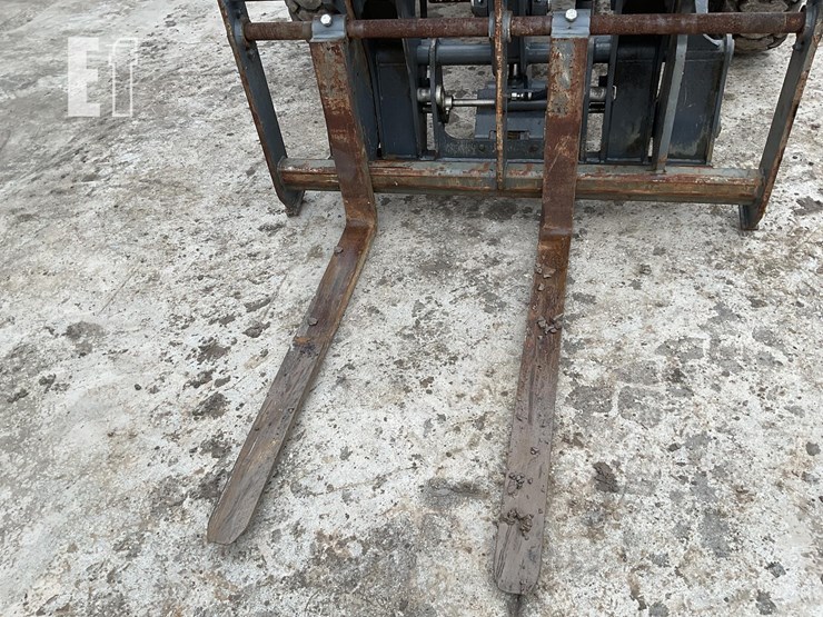 2018-deere-310sl-image-10