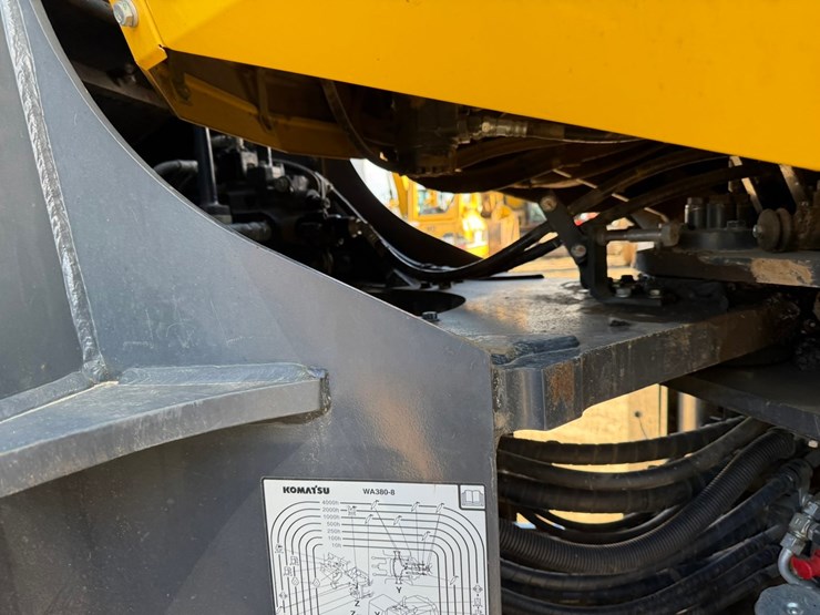 komatsu-wa380-image-69