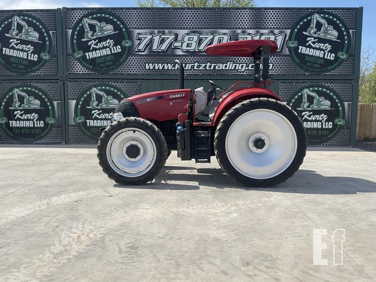 2017-case-ih-farmall-140a-image-1