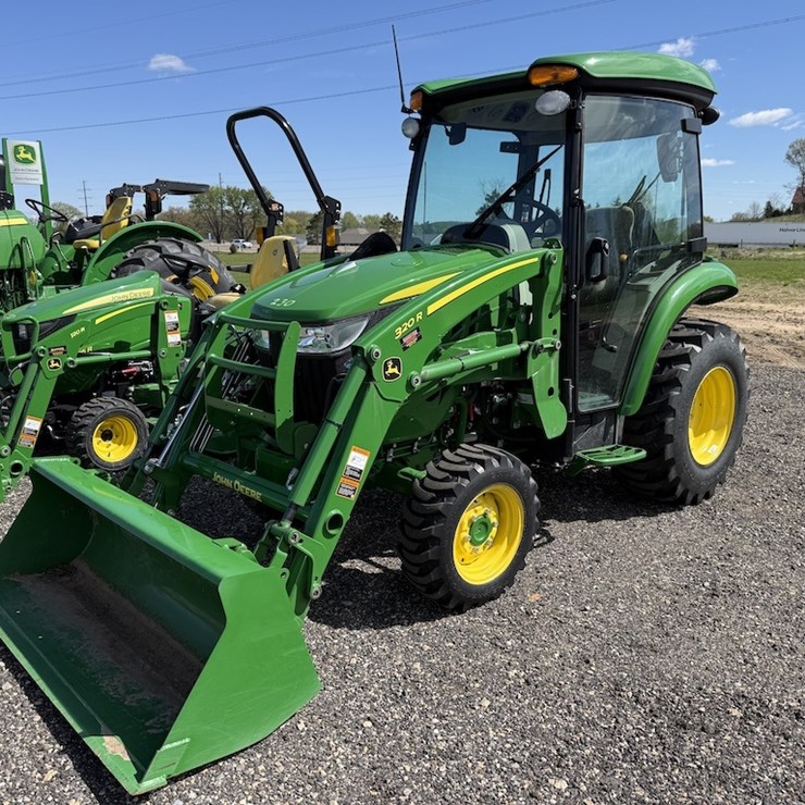 JOHN DEERE 3039R