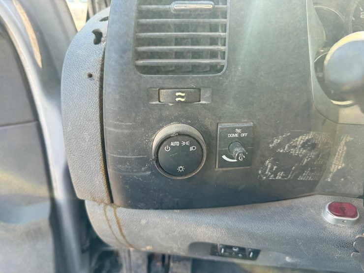 2013-chevrolet-2500-image-43
