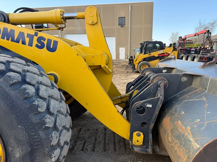 komatsu-wa380-image-11