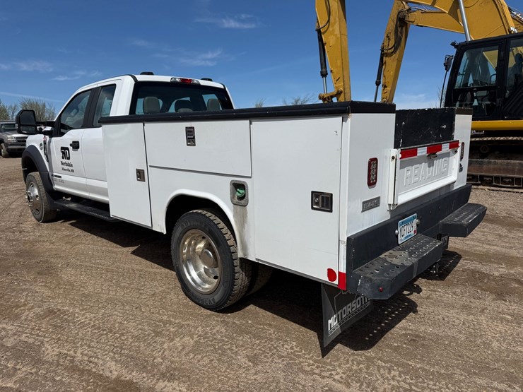 2020-ford-f550-xl-image-3