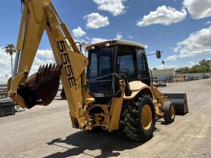 new-holland-555e-image-5