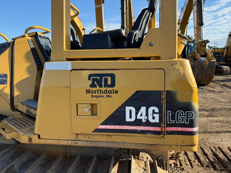 caterpillar-d4g-lgp-image-34