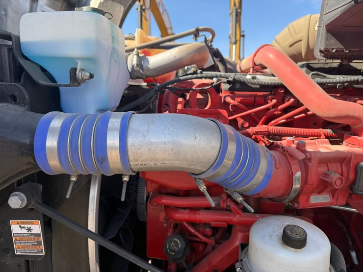 2021-kenworth-t880-image-16