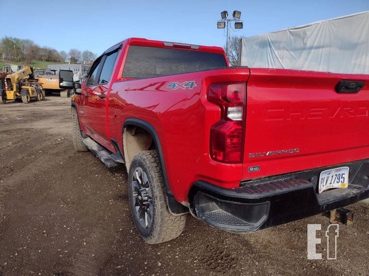 2022-chevrolet-silverado-2500hd-image-17