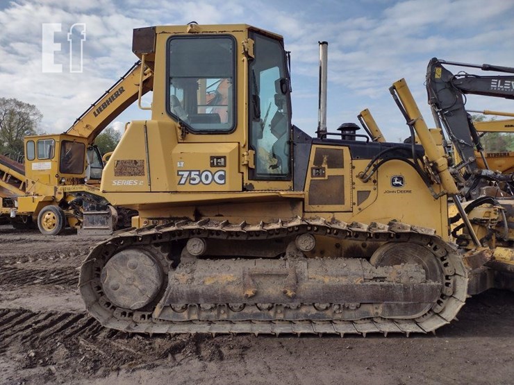2004-deere-750c-lt-image-28